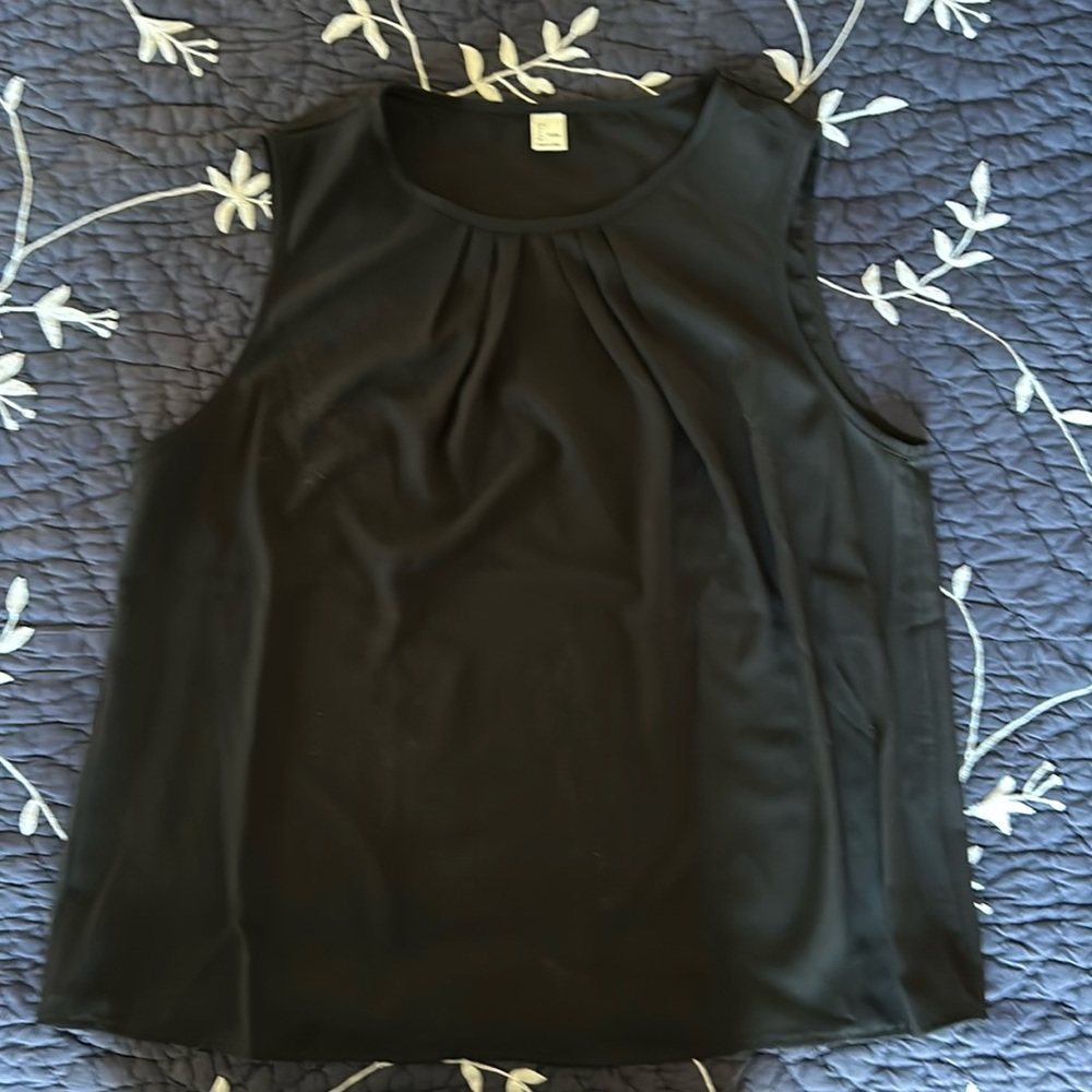 Sleeveless shell